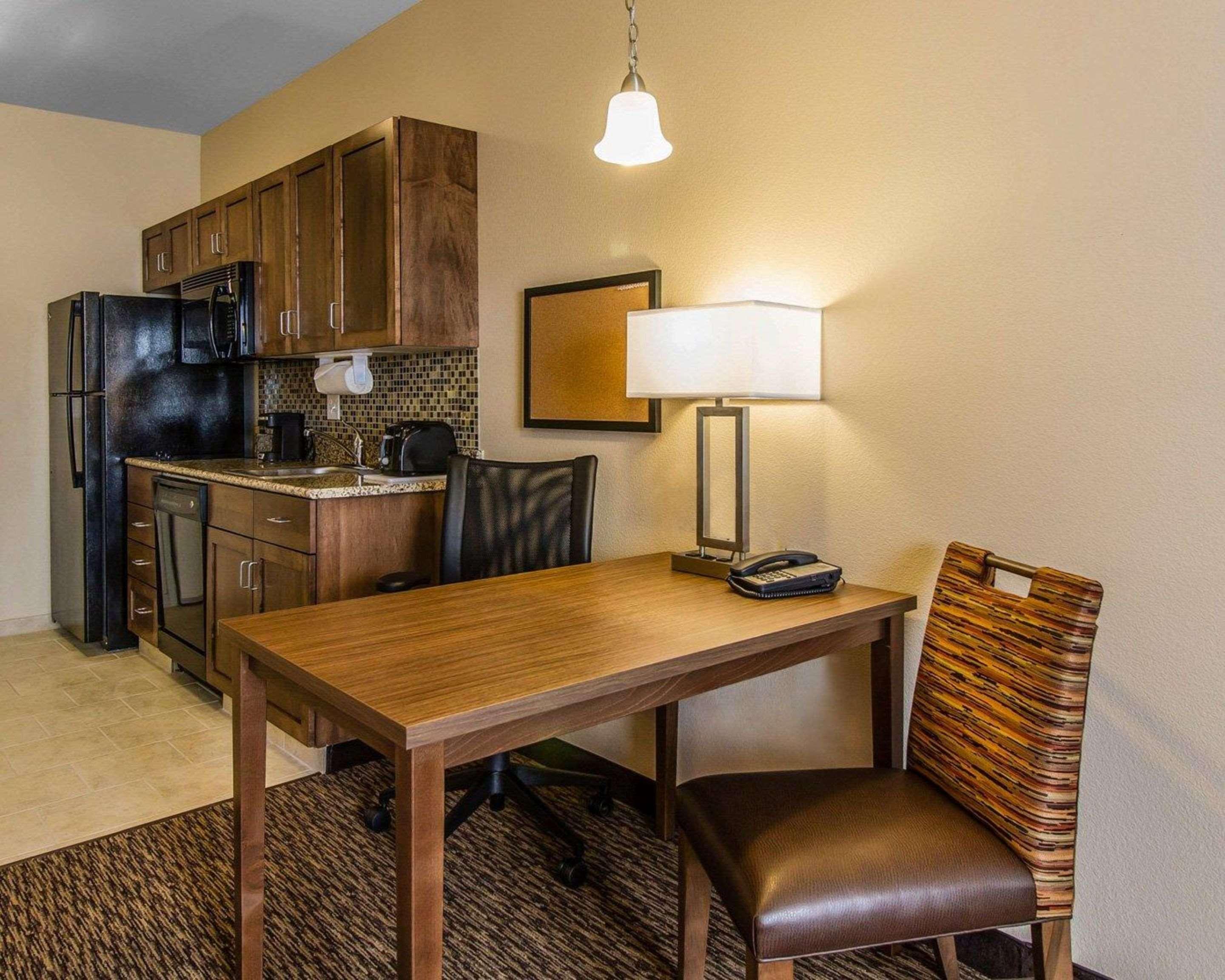 Mainstay Suites Watford City - Event Center Экстерьер фото